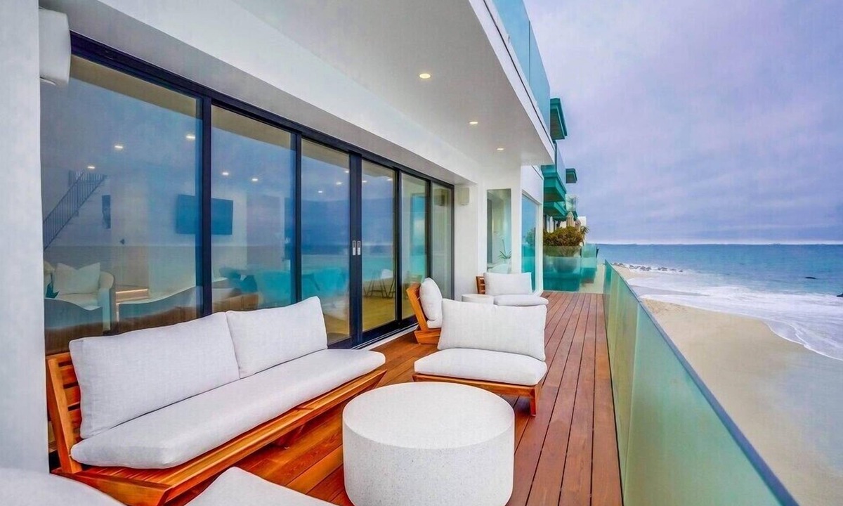 Eastern Malibu House | CARBON BEACH, MALIBU, CA Billionaire's Beach, Dry Beach
