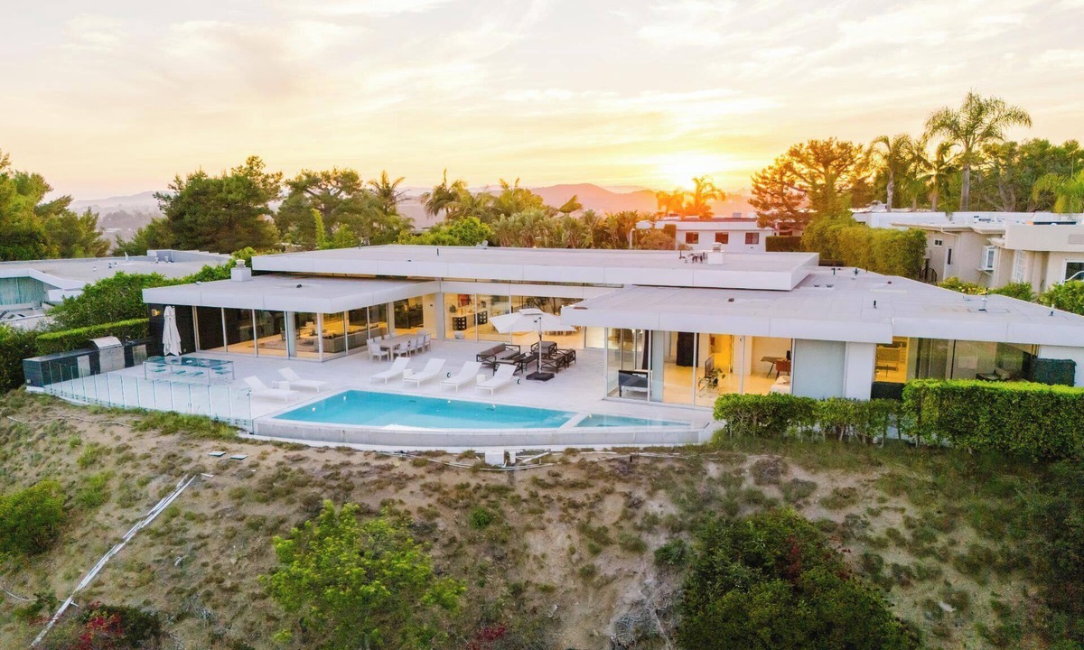 Trousdale Estates Villa | Carla Ridge View - Modern Contemporary Compound by Award Winning Architect