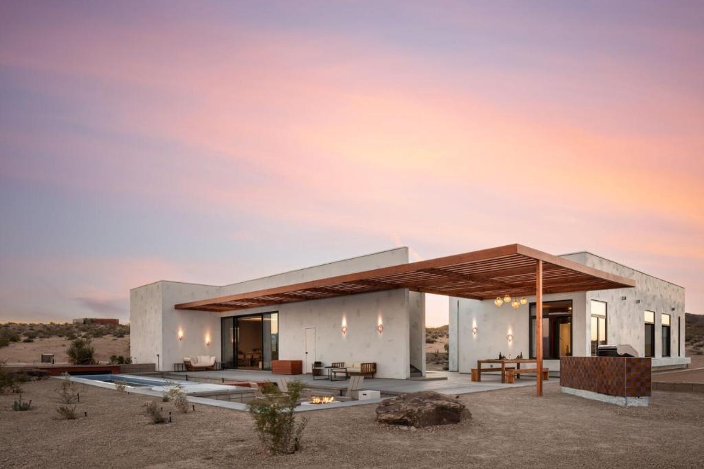 Joshua Tree House | Casa Azzurra by Fieldtrip Moroccan Inspired Artists Compound