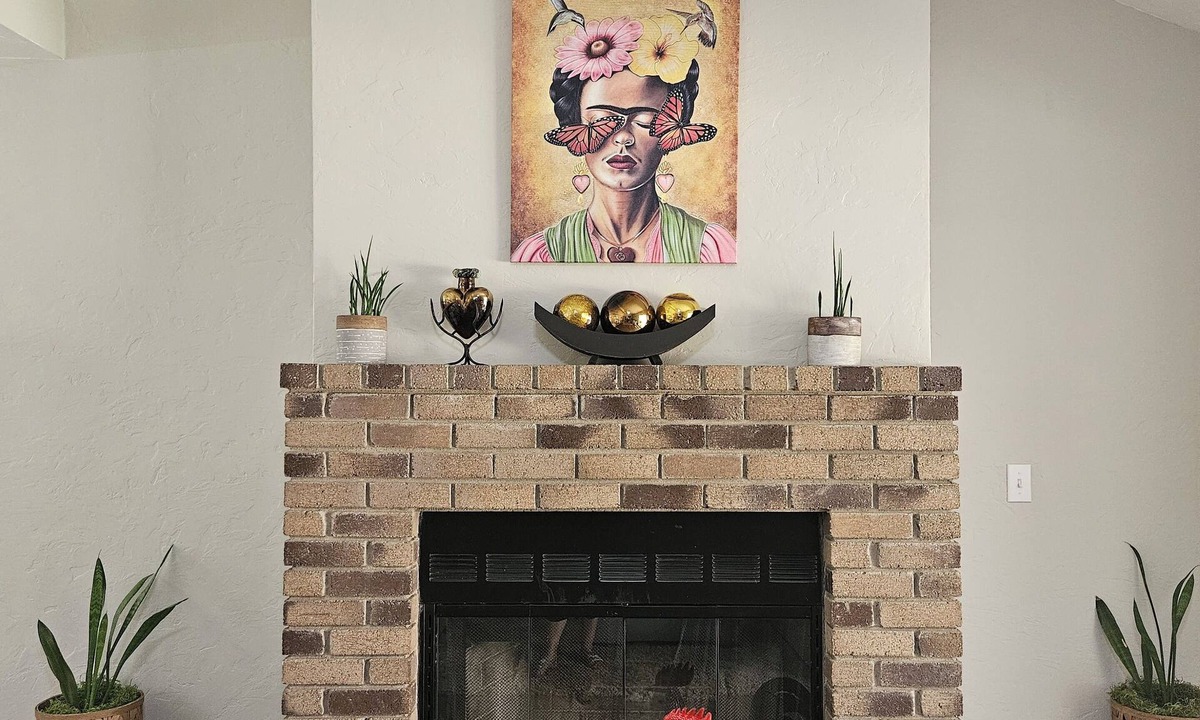 Raisin House | Casa Barrera Soothing 3-Bedroom Home in a North East Fresno!
