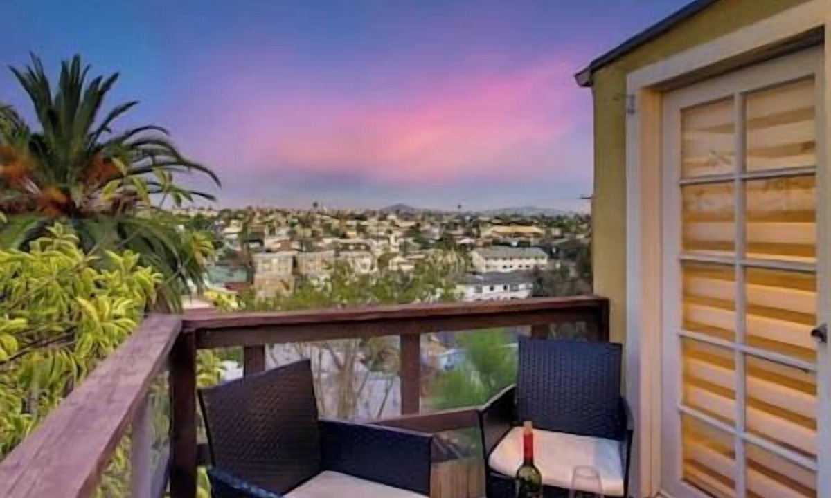North Park Apartment | Casa California-Spacious - 3 Bdr/Backyard Firepit/Playground/Gaslamp/Zoo/Beach