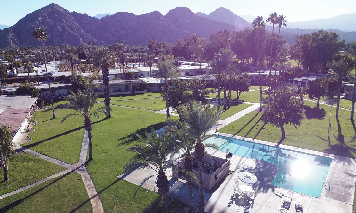 Indian Wells House | Casa de Murales - Mountain Views & Festival fun in tranquil Indian Wells