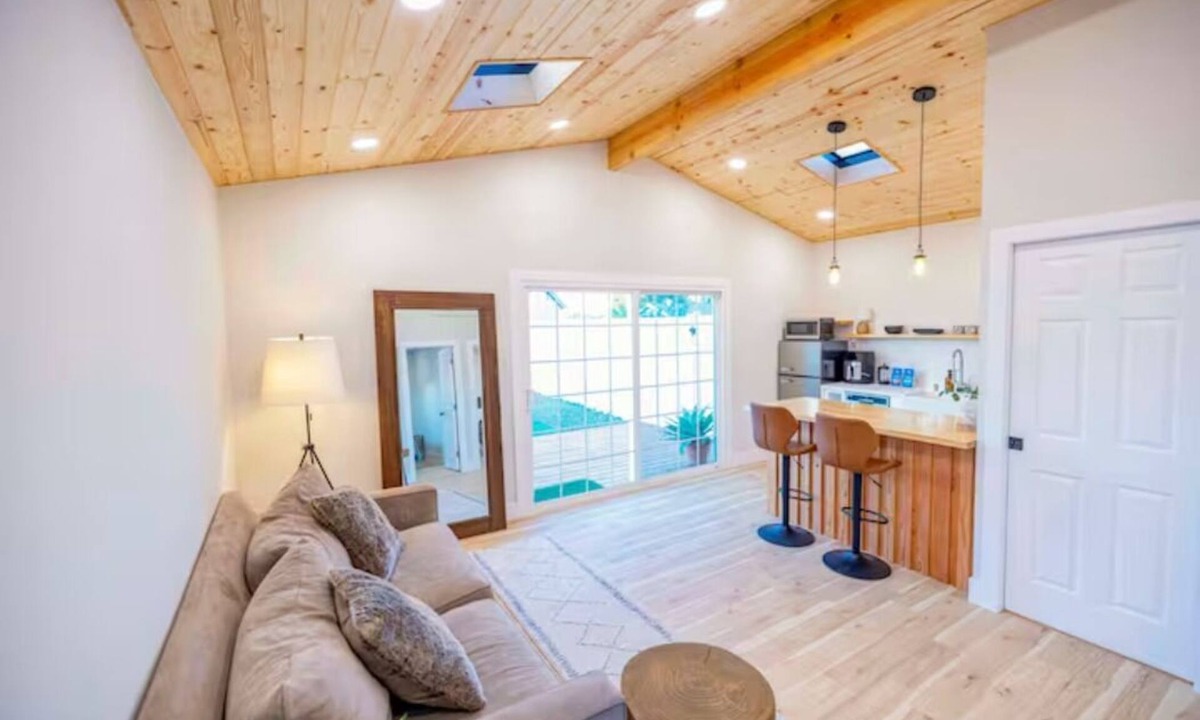 Lake Forest House | "Casita Amore" This unique place has a style all of it’s own.