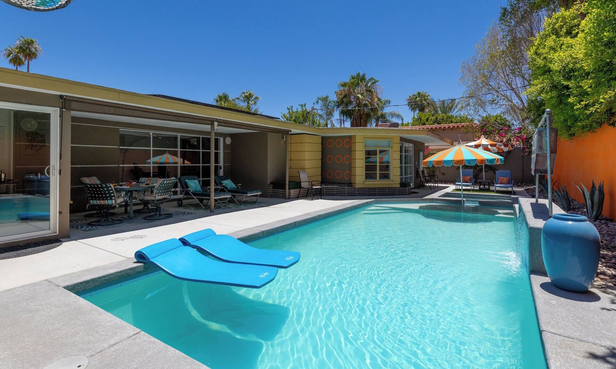 Warm Sands House | Casitas Del Monte – Vibrant Oasis w/Spa & Pool