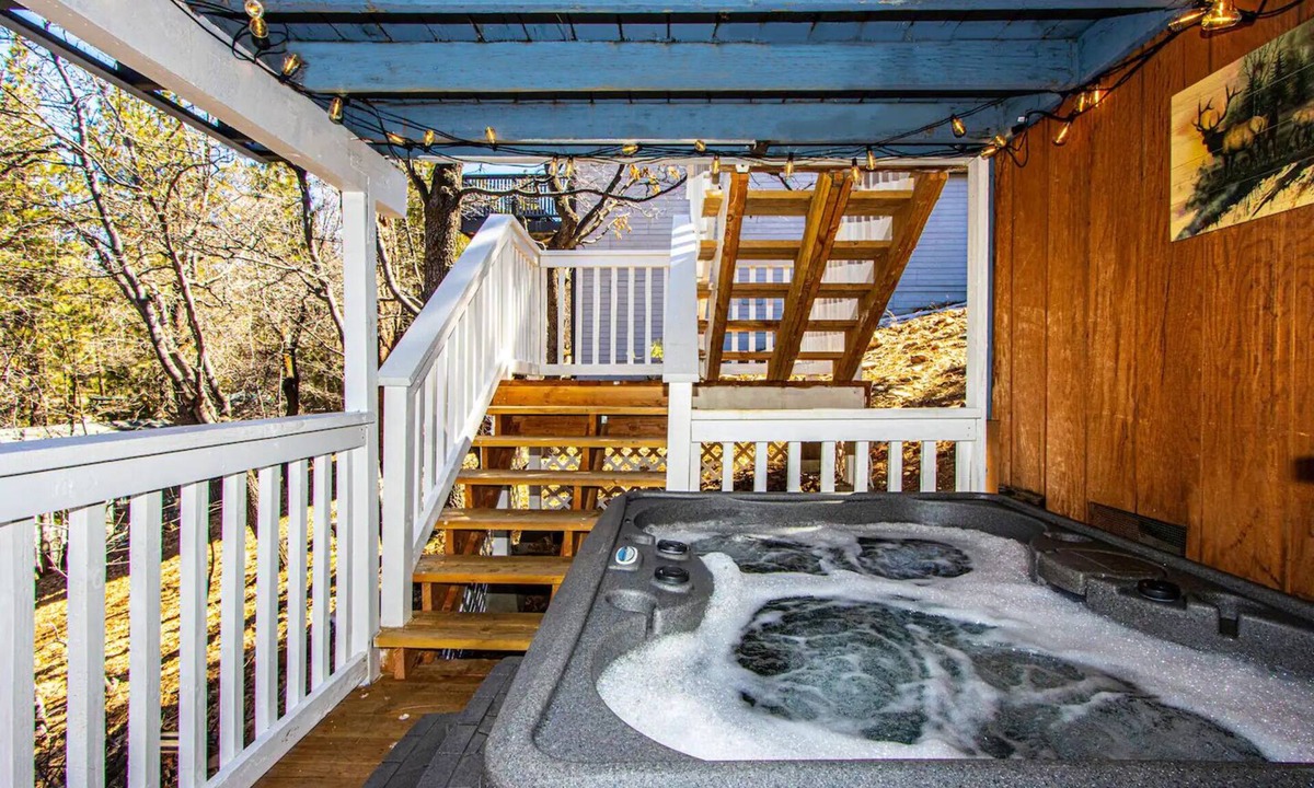 Sugarloaf Cabin | Cedar Cabin A: Hot Tub, EV Charger, Sugarloaf Walking Trails