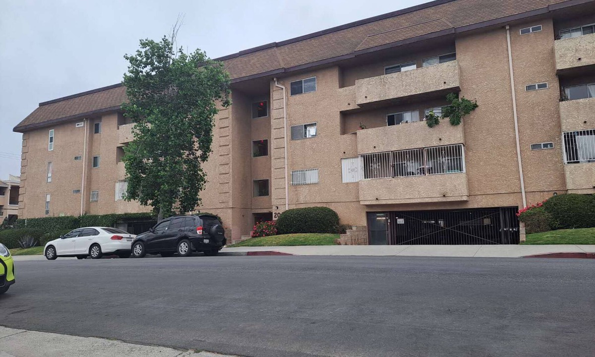 Rampart Village Apartment | Center located in Los Angeles, 2 bedroom 2 baths, close to everthing