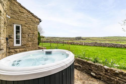 Malham House | Central Malham Wellbeing Escape, 4-bed house with yoga studio