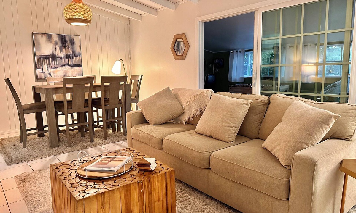 Santa Ana House | Central OC Retreat-Disney, Grill, Fire Pit & Games
