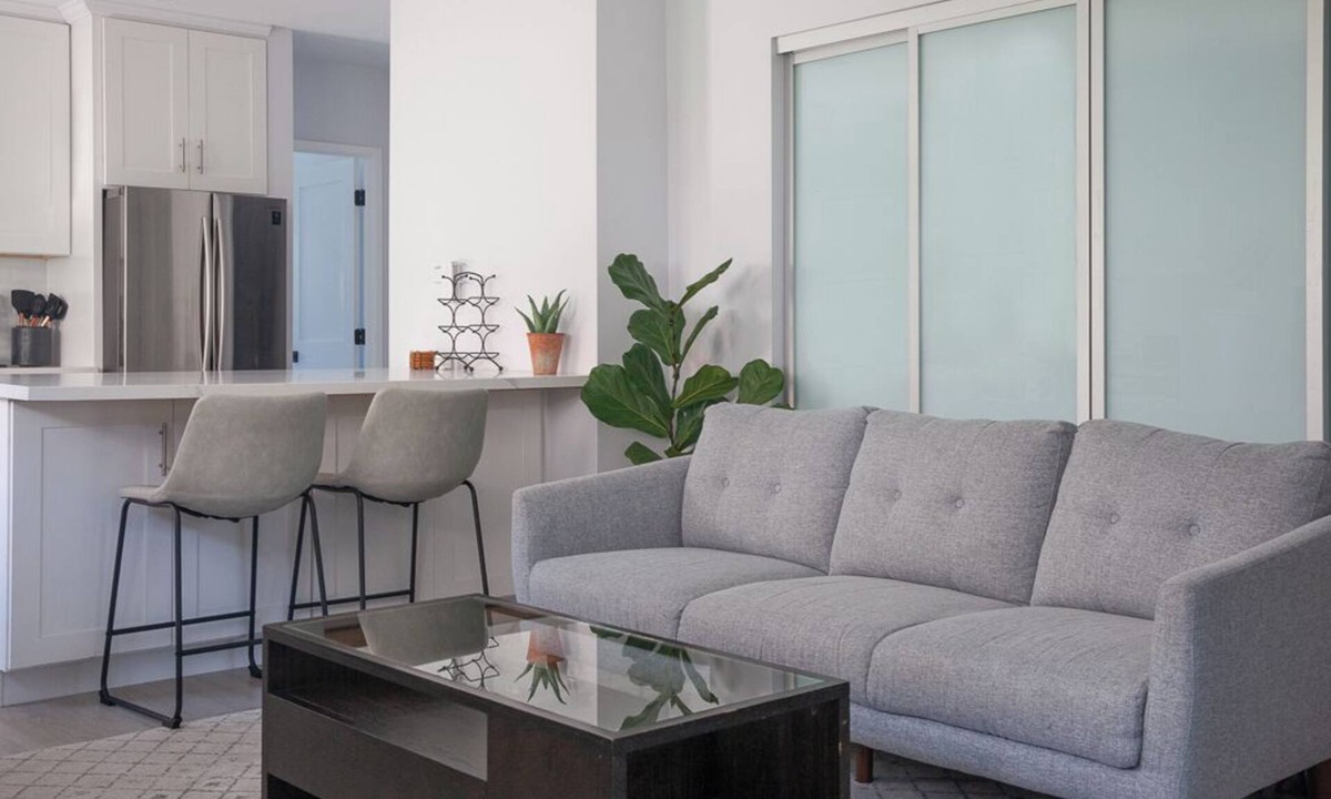 South Pasadena House | Centrally Located, Clean and Modern Home in South Pasadena