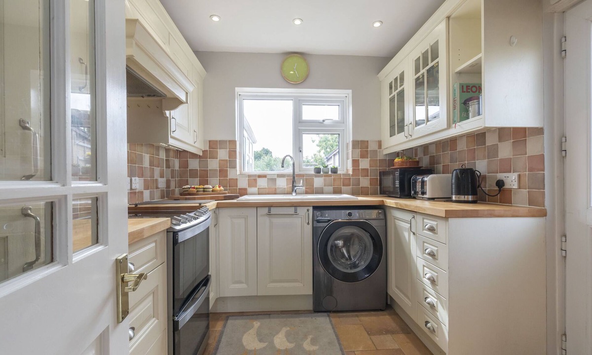 Stonehouse House | Charming 2-Bed Home in Stonehouse