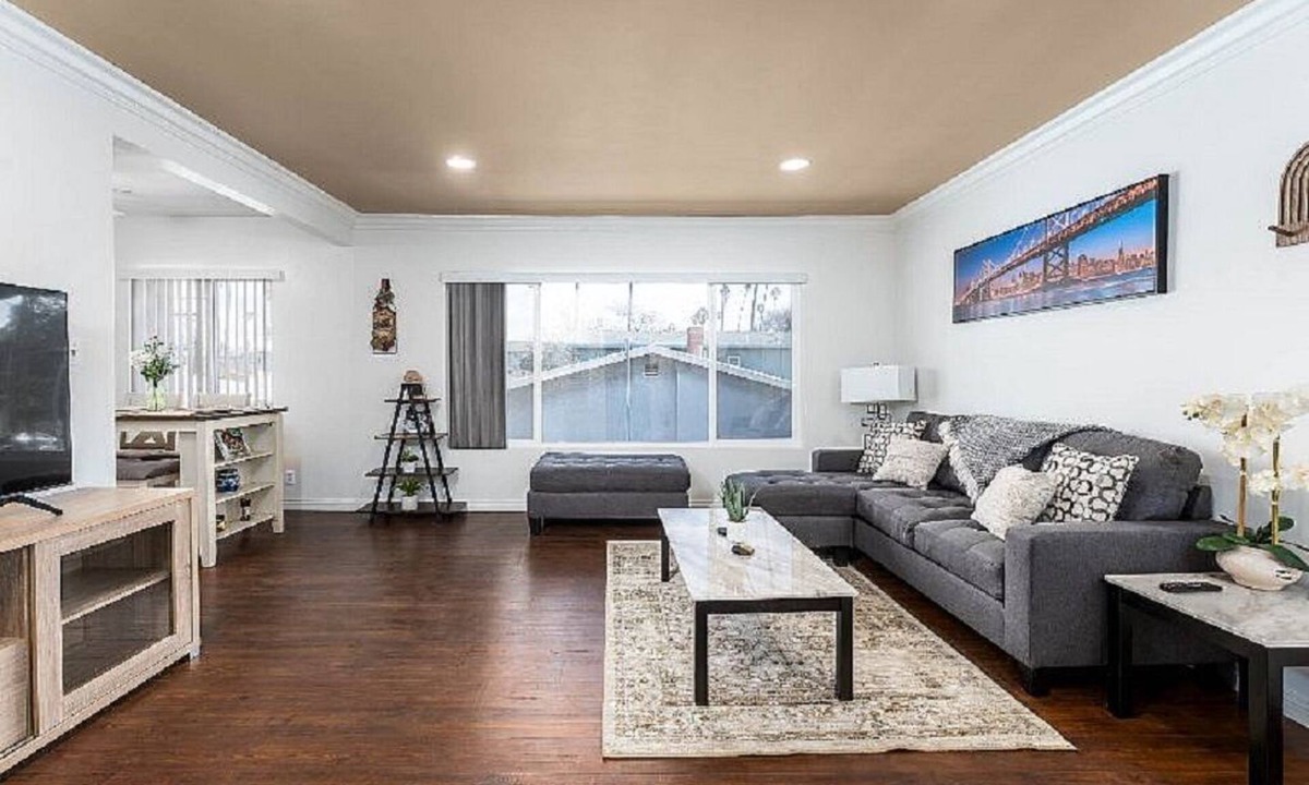 Inglewood Apartment | Charming 2-bedroom apartment in lovely Inglewood with WiFi UNIT 5