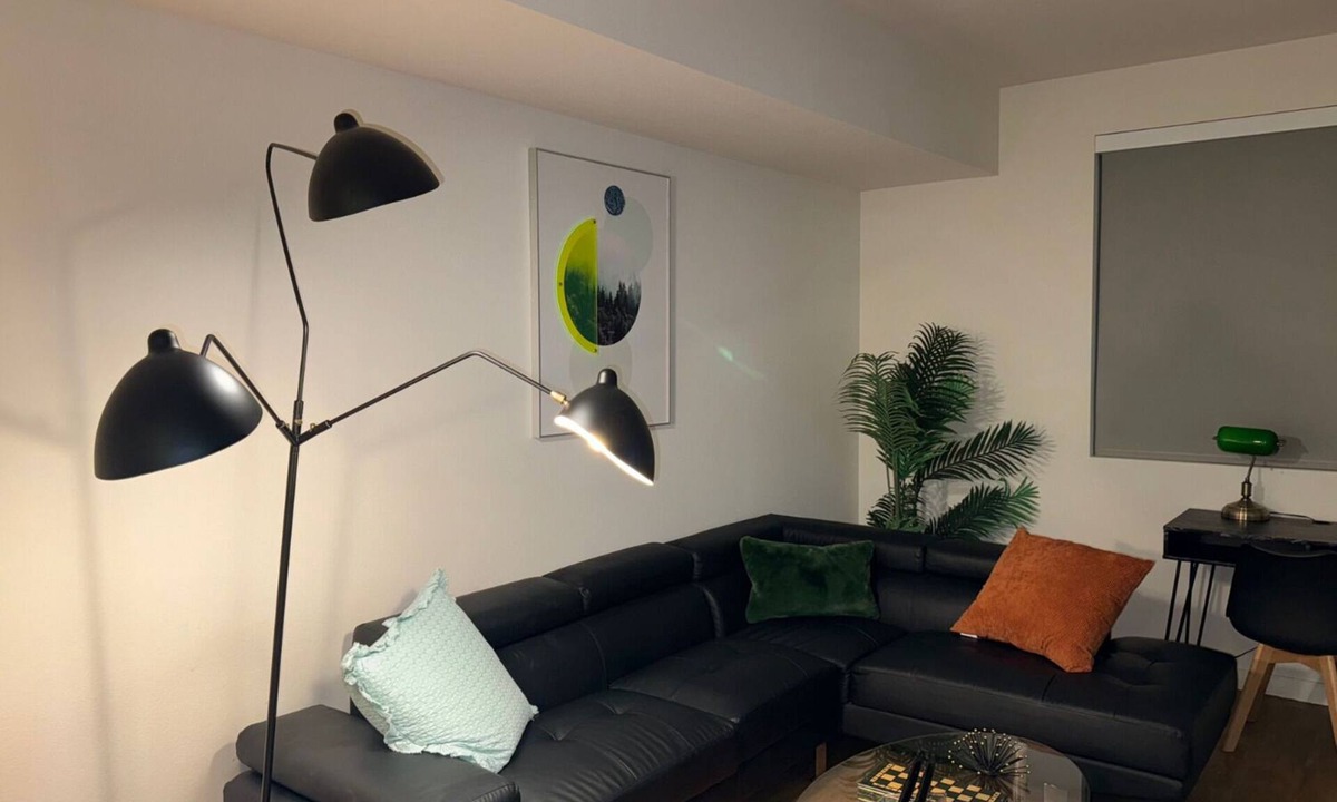 Downtown Apartment | Charming 2-Bedroom Apartment in Glendale