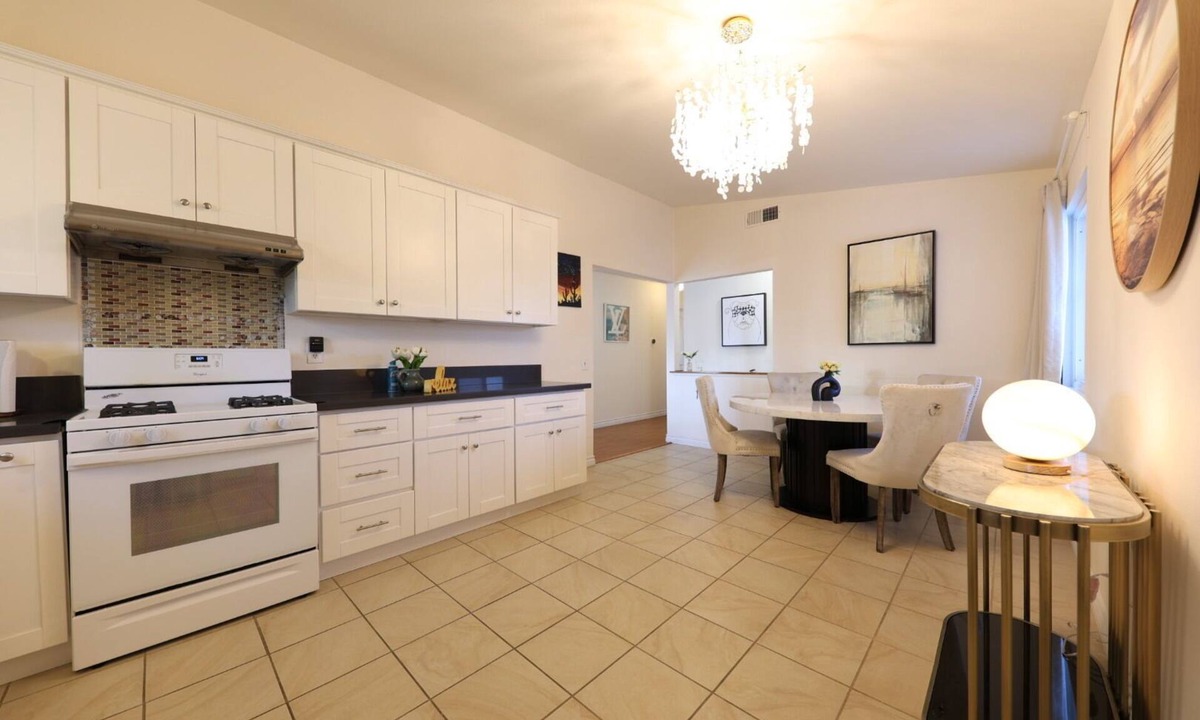Rowland Heights House | Charming 2-bedroom house with AC, WiFi in welcoming La Puente