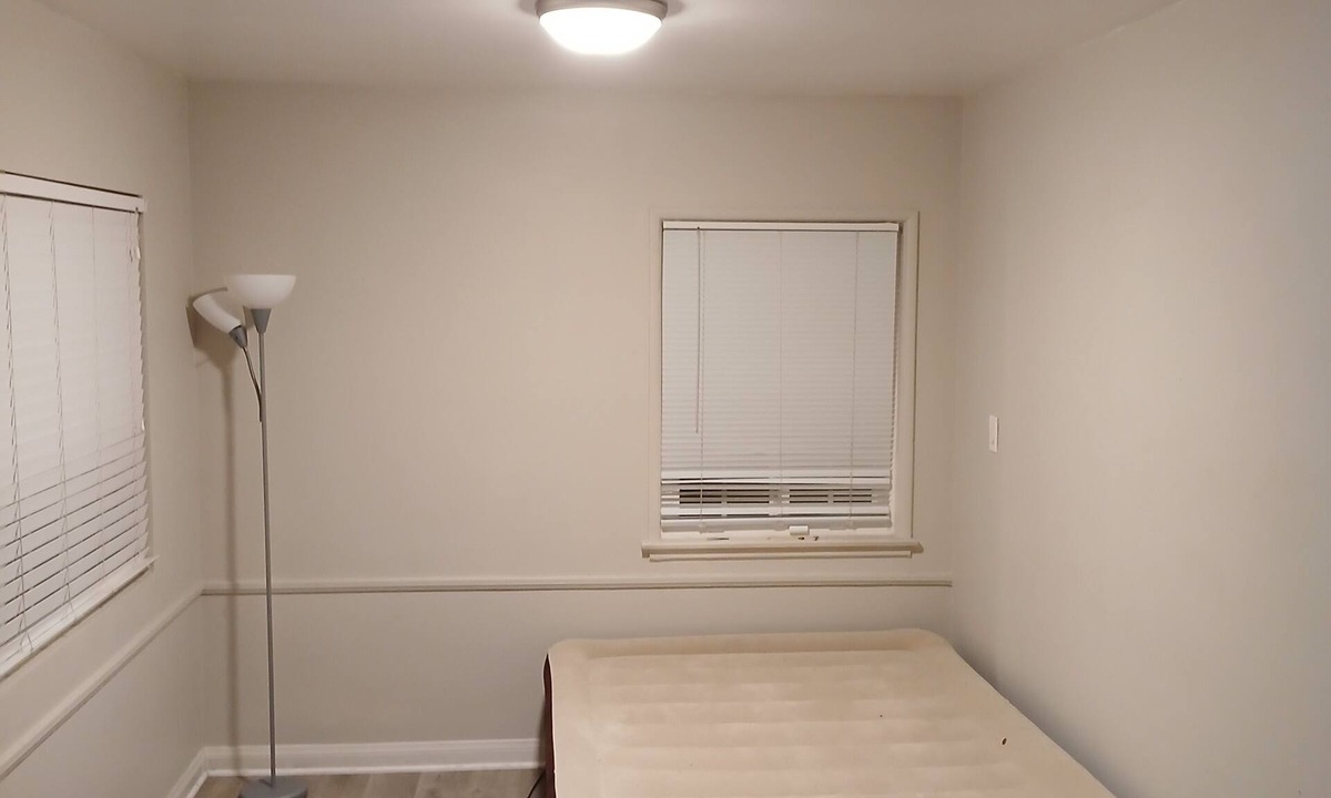 Santa Fe Springs House | Charming 3-bedroom house with WiFi, AC in nice Santa Fe Springs
