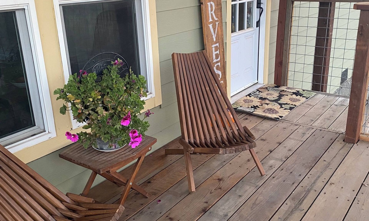 California Wine Country Cottage | Charming 3-bedroom 2 bath cottage with vinyard views in welcoming Hopland