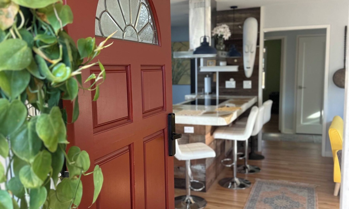 Del Rey Oaks House | Charming 3-bedroom in Del Rey Oaks with AC, WiFi hot tub & all the hot comforts