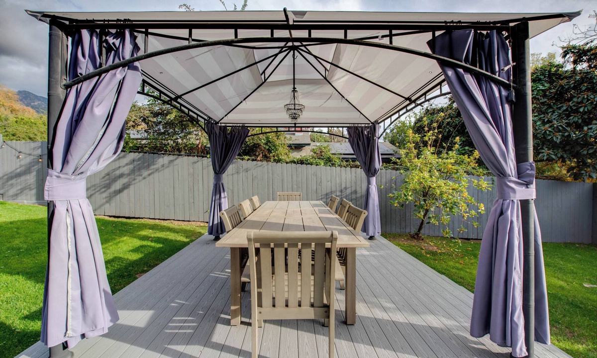 Altadena House | Charming and Serene 2-bedroom house with AC and WiFi in Altadena