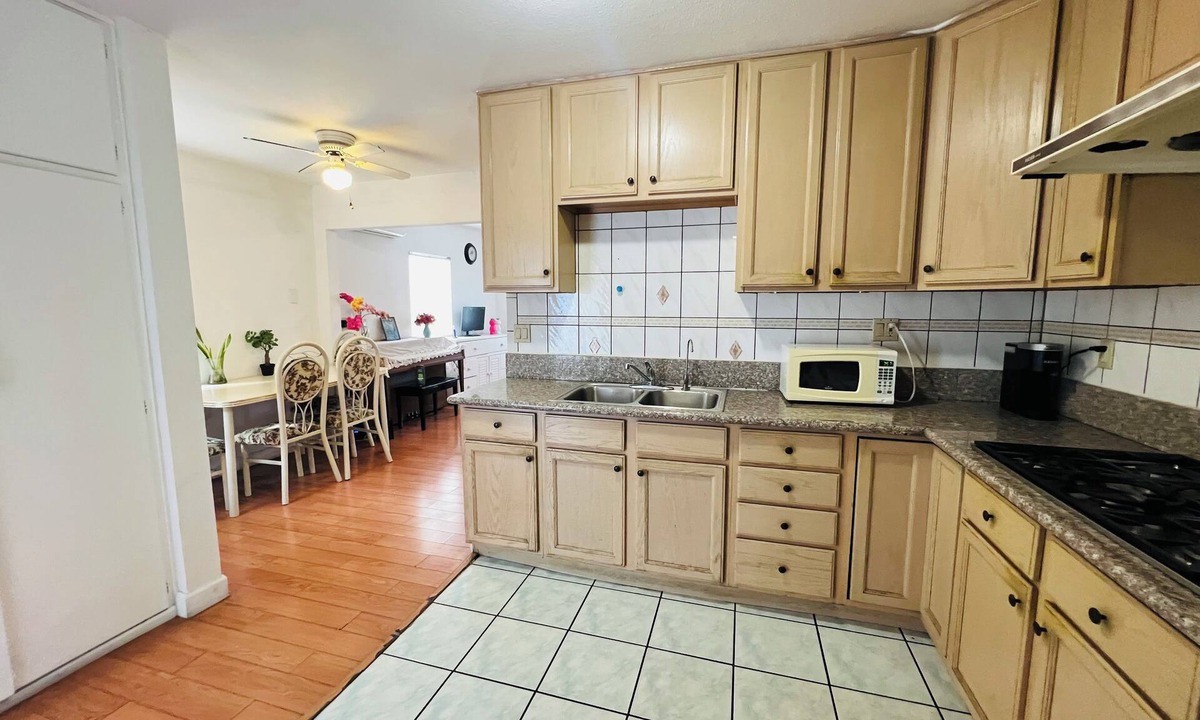 South San Gabriel House | charming and warm 1-bedroom house with AC, WiFi in lovely Rosemead