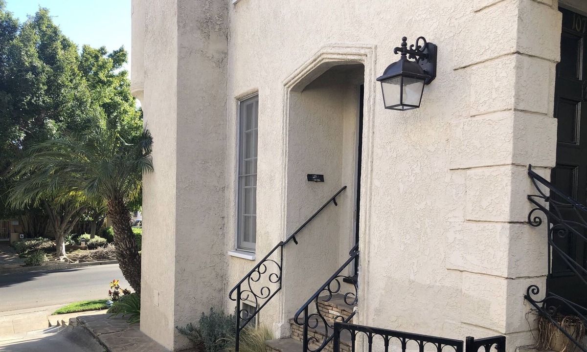 Westwood Apartment | Charming apartment gem in Westwood Village, centrally located private and quiet