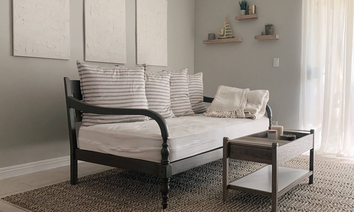 Oak Park Condo | Charming Condo in the Canyons