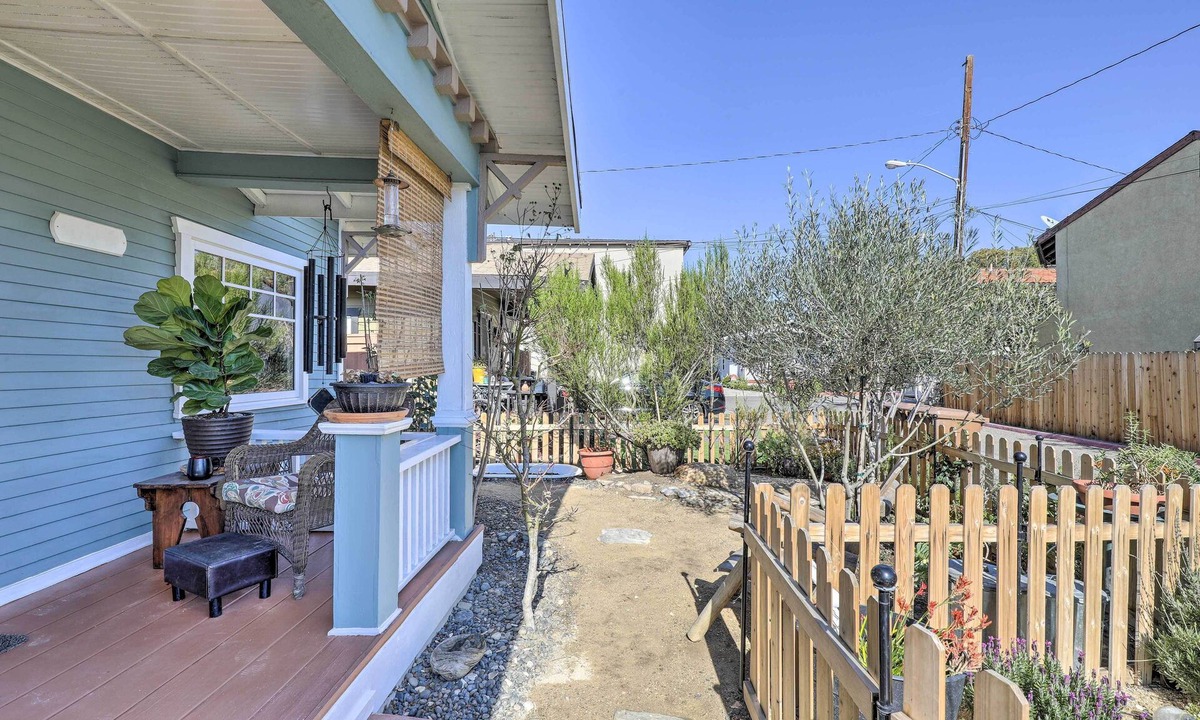 Fullerton Cottage | Charming Craftsman Bungalow With Garden & Hot Tub!