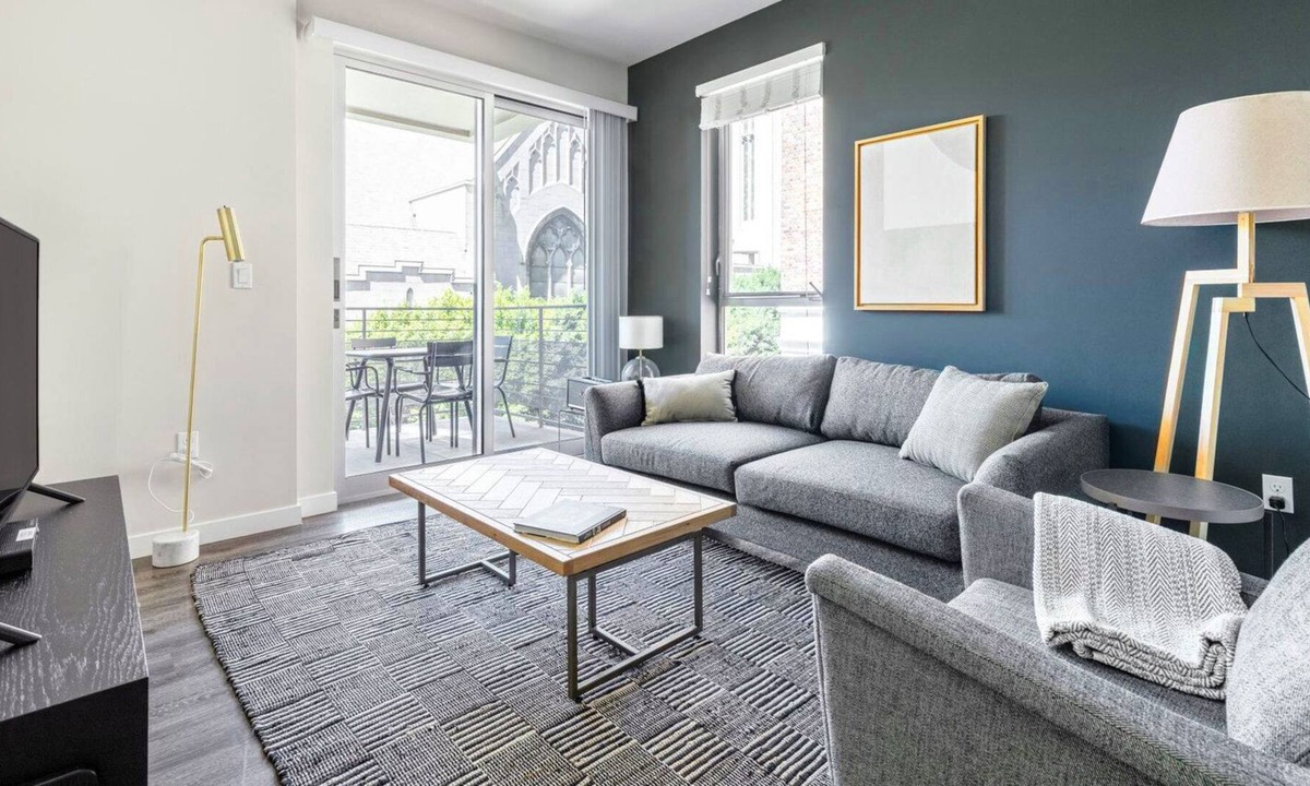 Wilshire Center Apartment | Charming Koreatown 2BR w/ Gym, Pool, walk to Wilshire Blvd, by Blueground