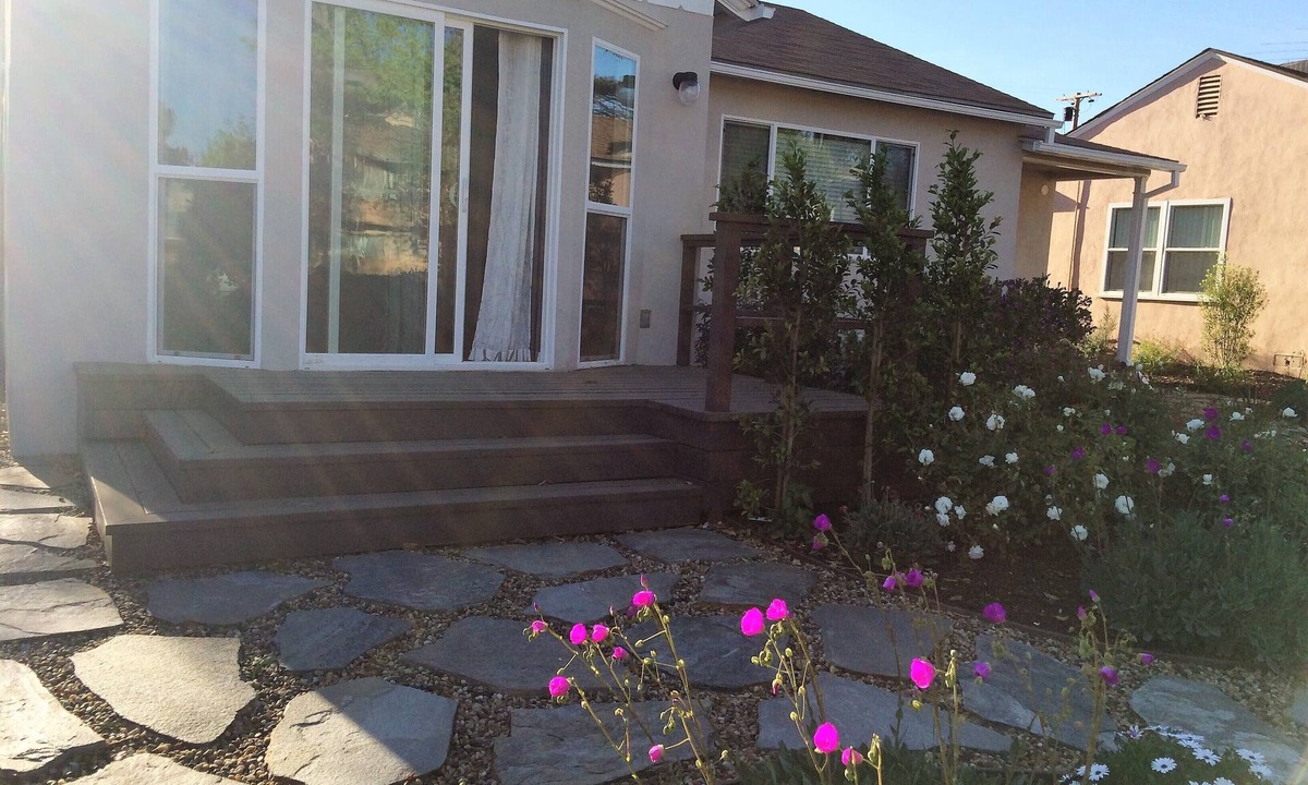 Lake Balboa House | Charming, Lovely & Unique!