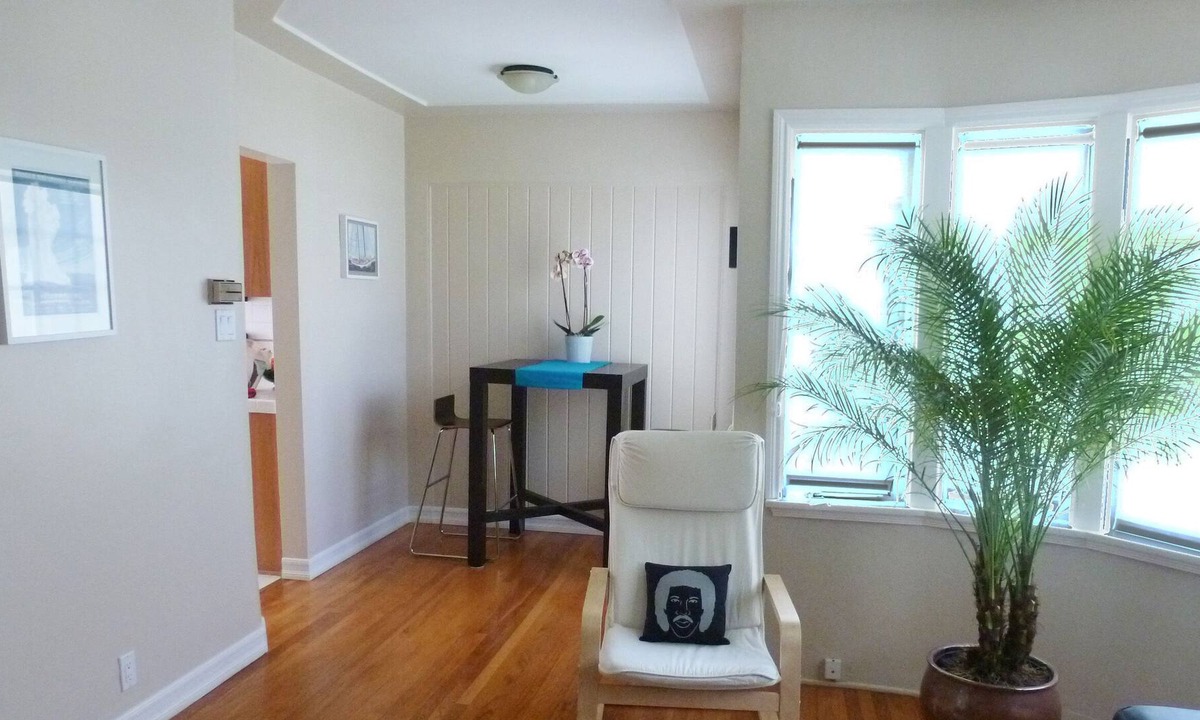 Northeast House | Charming + Mod Beach Bungalow In Fancy North Santa Monica Near Montana Ave
