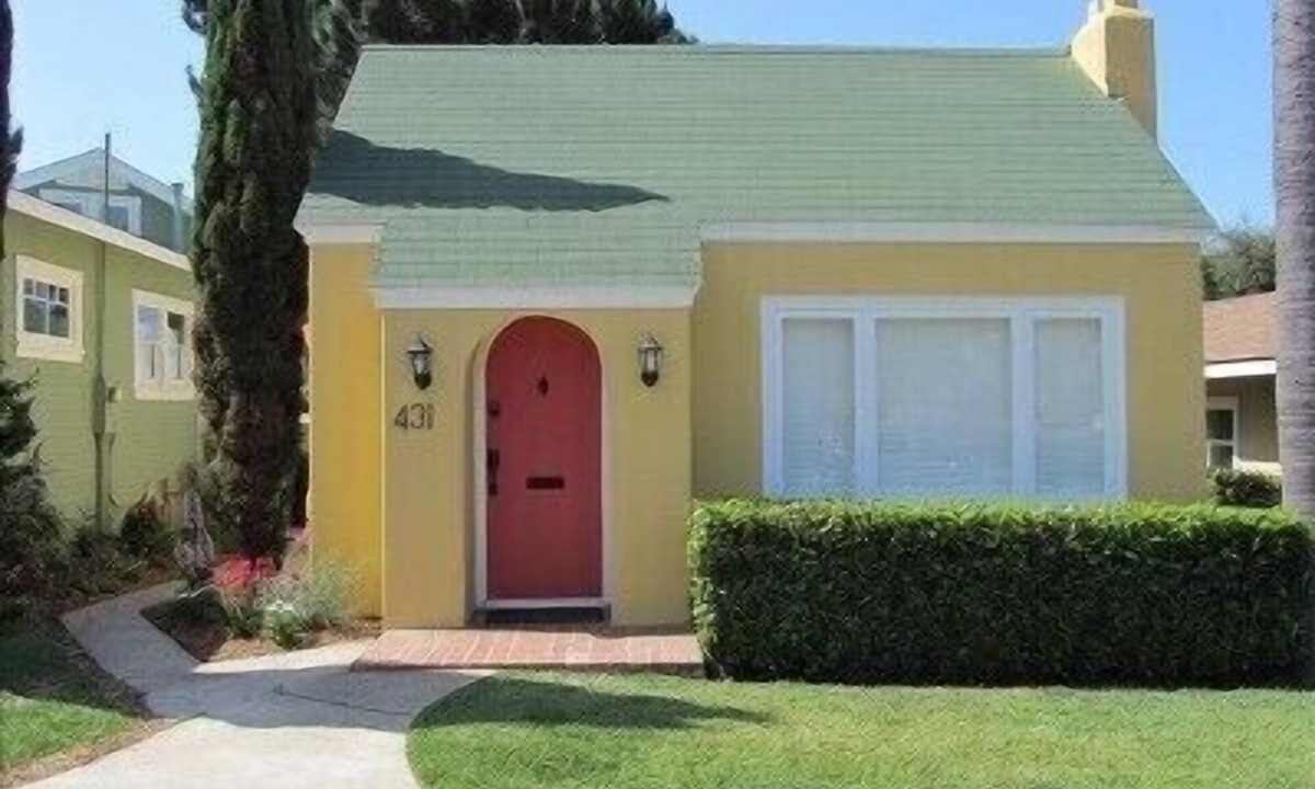 Laguna Beach Cottage | Charming Remodeled Historical Cottage 2 Blocks to Beach & Town