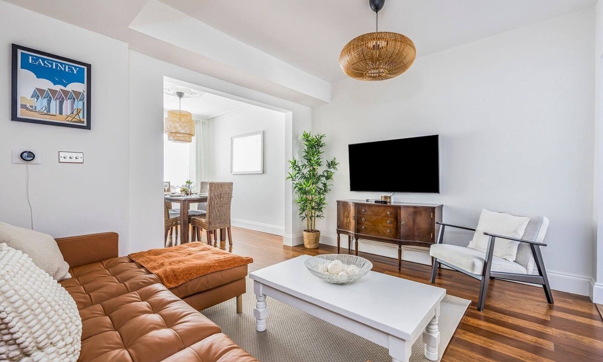 Southsea House | Charming Southsea Family Home - Pass the Keys