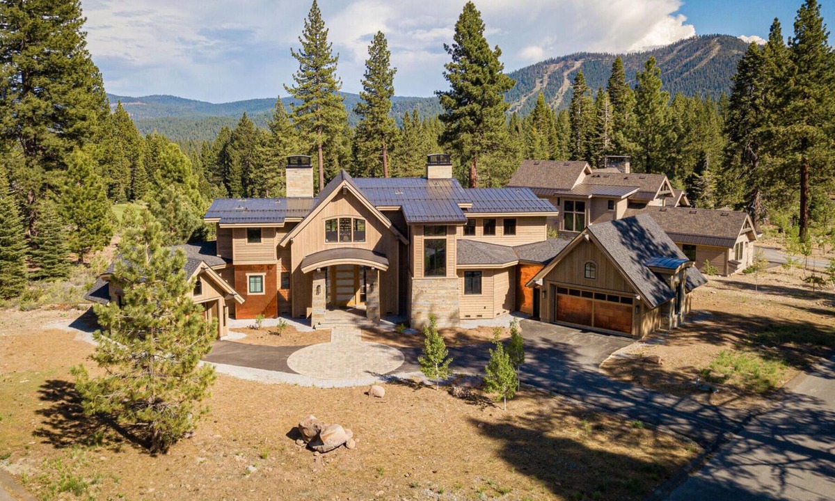 Ponderosa Palisades House | Chateau on Carson Range. Private Hot Tub, Golf & Exclusive Club Amenities!