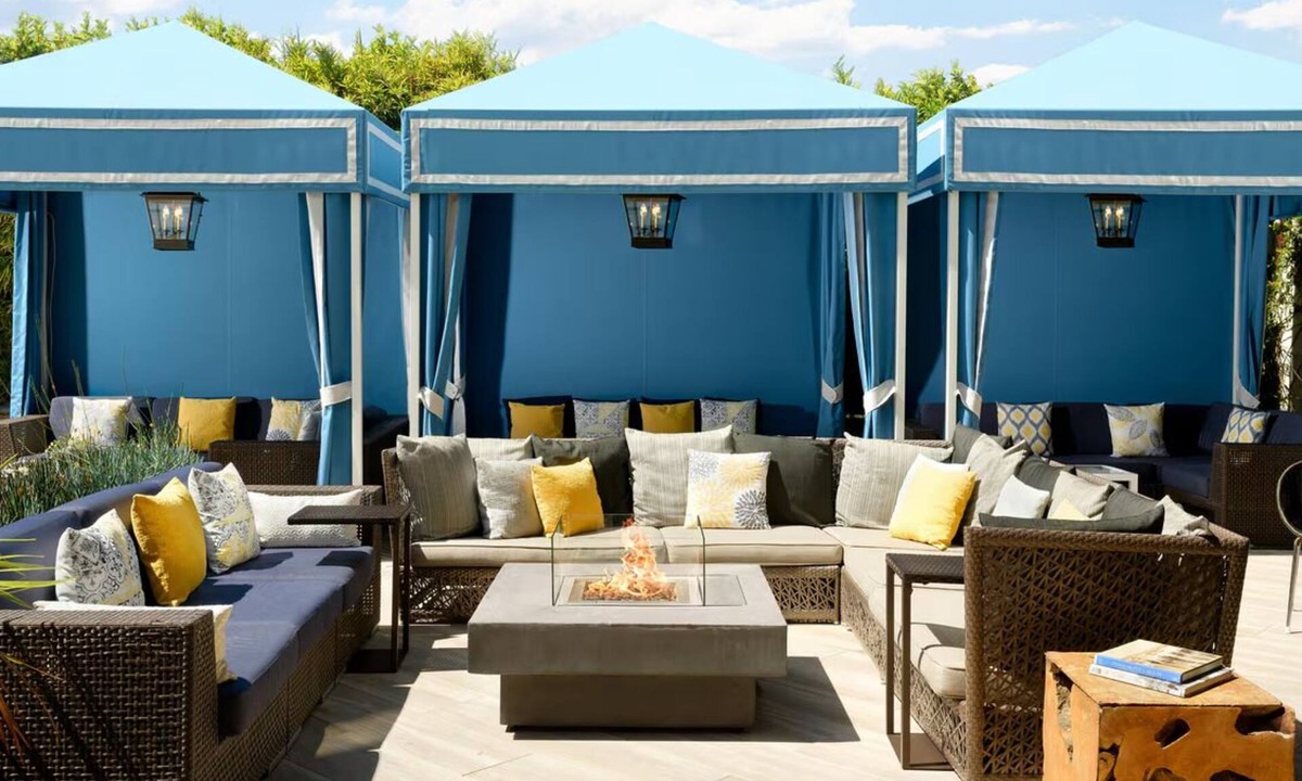 Downtown Hotel | Chic Santa Monica Retreat Perfect for Beach Getaways - Poolside Fun!