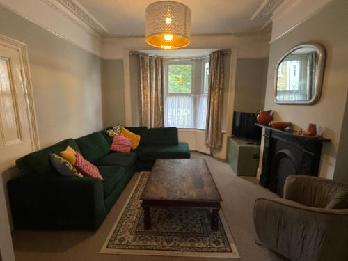 Newham Apartment | Chic Victorian Home in Forest Gate