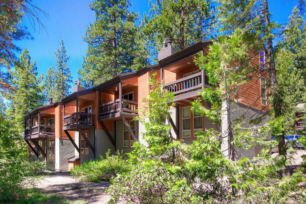 Dollar Point House | Chipmunk Chalet by Lake Tahoe Accommodations