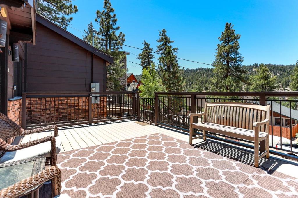 Boulder Bay Ski Chalet | Circle Views by Big Bear Vacations Walk To Lake Boulder Bay Chalet
