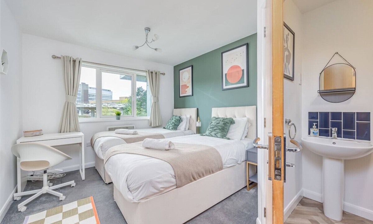 Coventry Apartment | City Centre Flat - Free Parking, Wifi & SmartTV