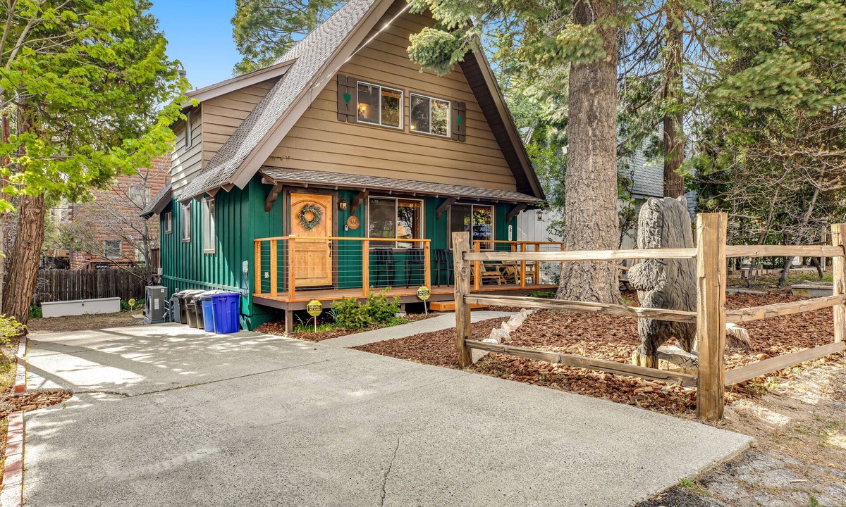Arrowhead | Cedar Glen