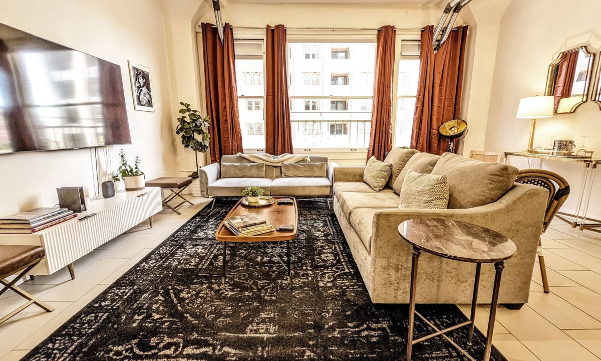 Historic Core Condo | Classic DTLA Glamour Loft w/Rooftop Pool, 360° Views + Parking