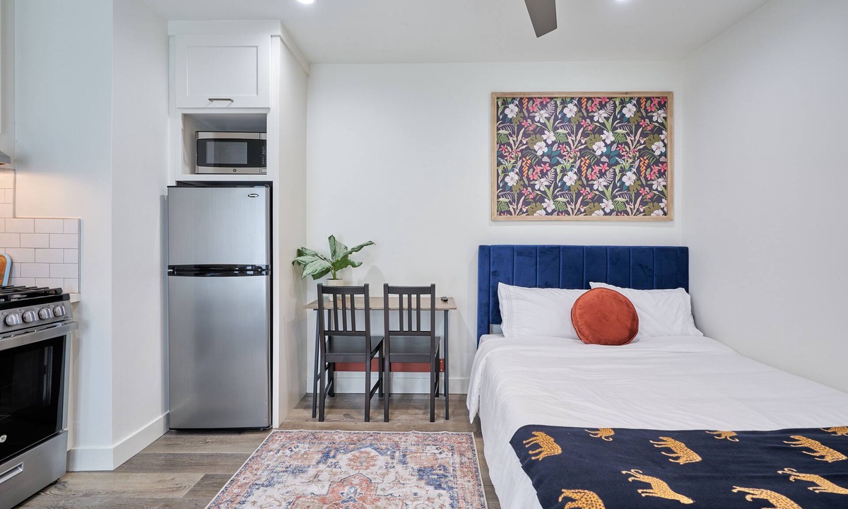 El Segundo Apartment | Clean Private Studio 5 Mins from LAX & Beach - Monthly Stay Discounts Available