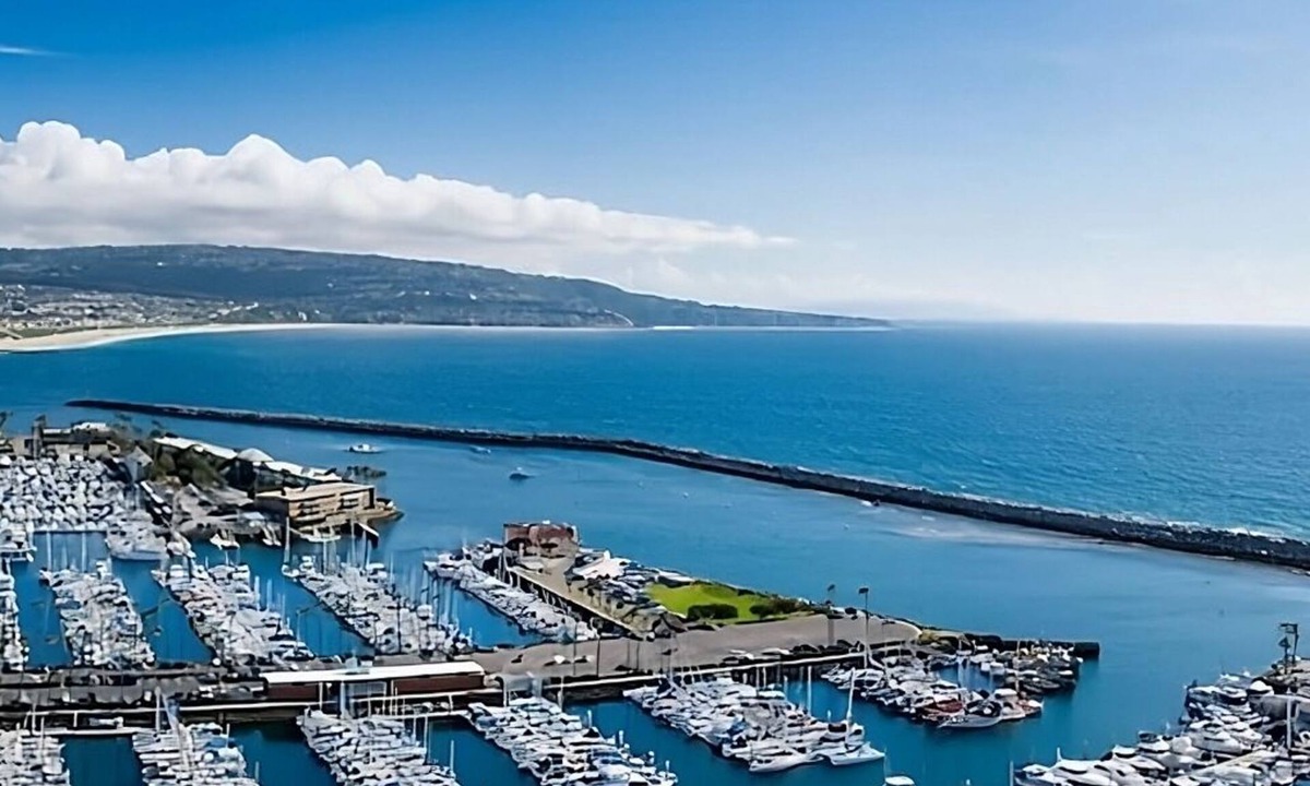 South Redondo Hotel | Close to Hermosa Beach Pier! 2 Comfortable Units with Balcony, Pets Allowed