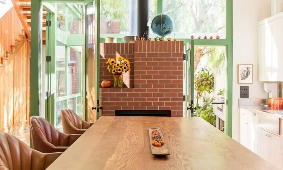 Venice House | Colorful, artistic and architectural beach house in the heart of Venice Beach.
