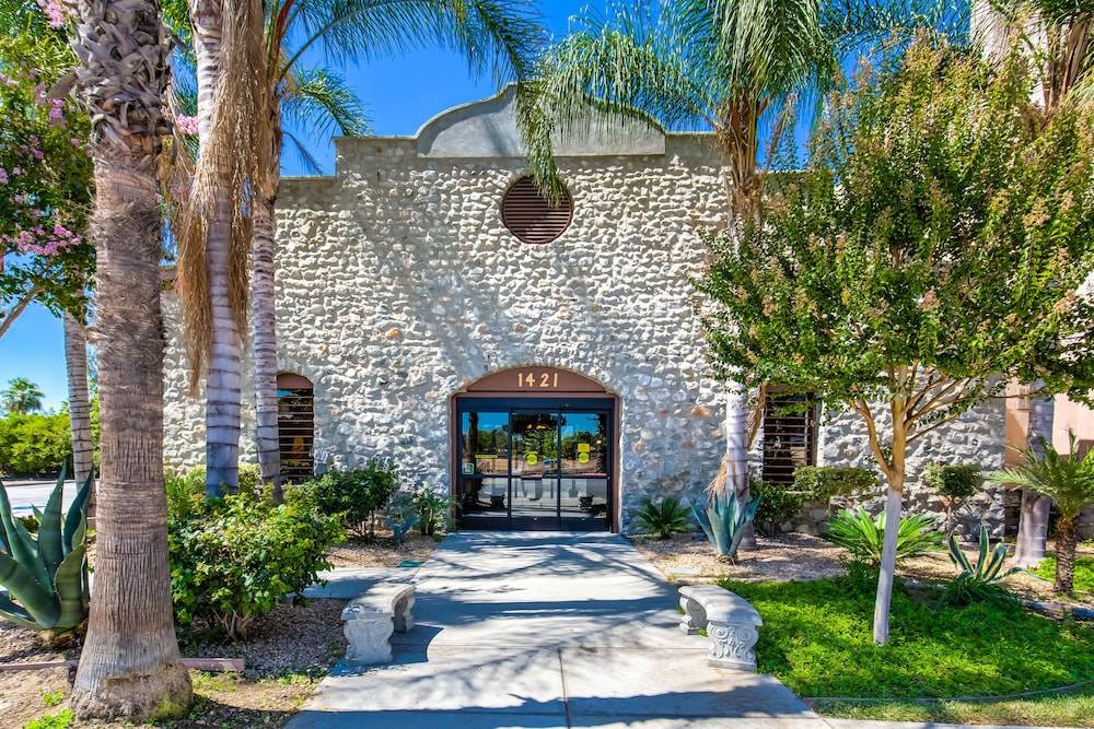 Westmont Hotel | Comfort Inn Pomona Near FairPlex