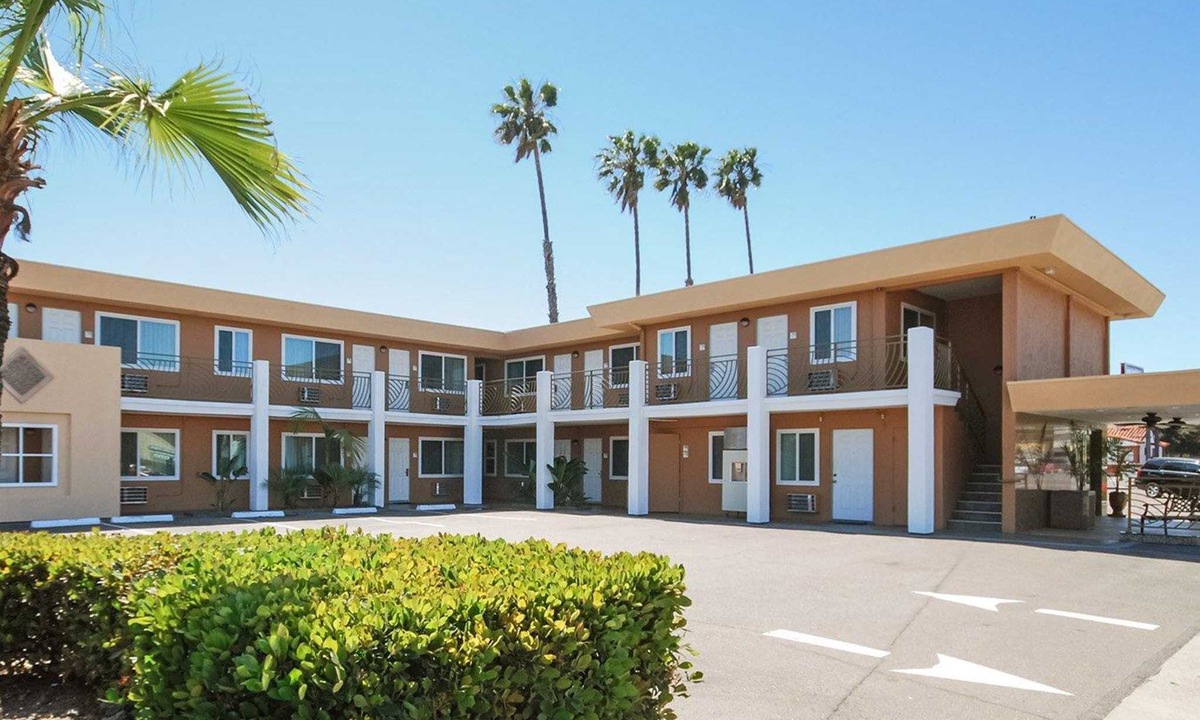 Roseville - Fleet Ridge Hotel | Comfort Inn San Diego Airport at The Harbor