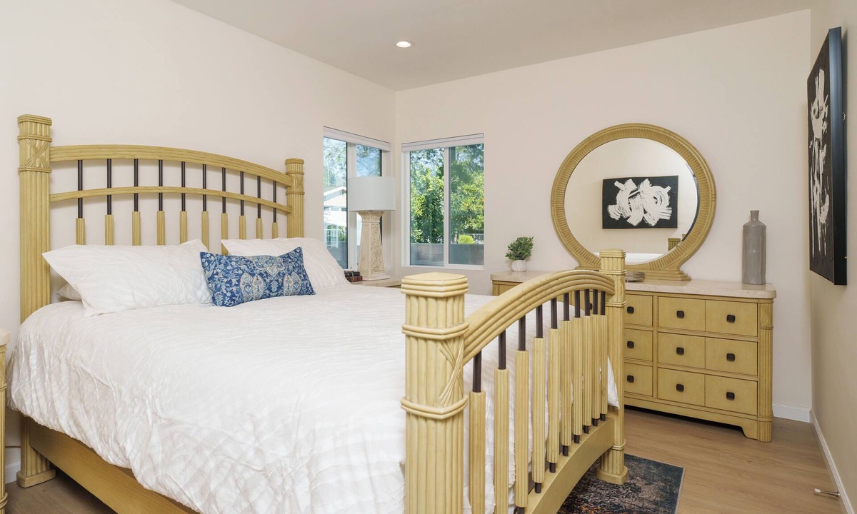 Crescenta Highlands House | Comfy House in Glendale