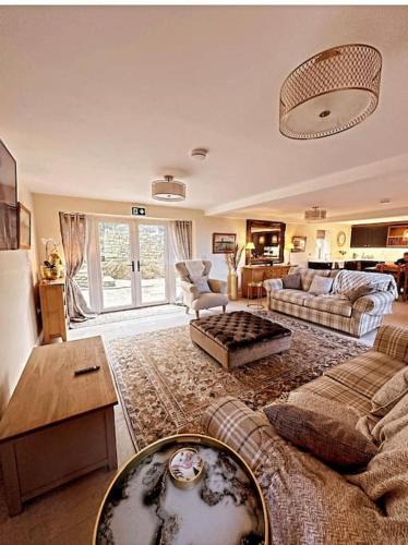 Carnforth Apartment | Converted Barn with Hot Tub, The Hayloft.