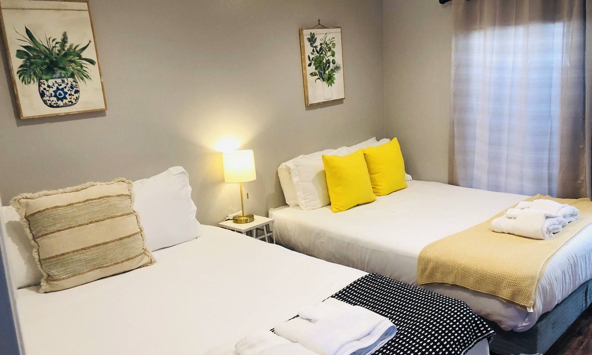 Belmont Apartment | Corner 1-bedroom apt in wonderful Belmont close to SF airport, SFO & San Jose