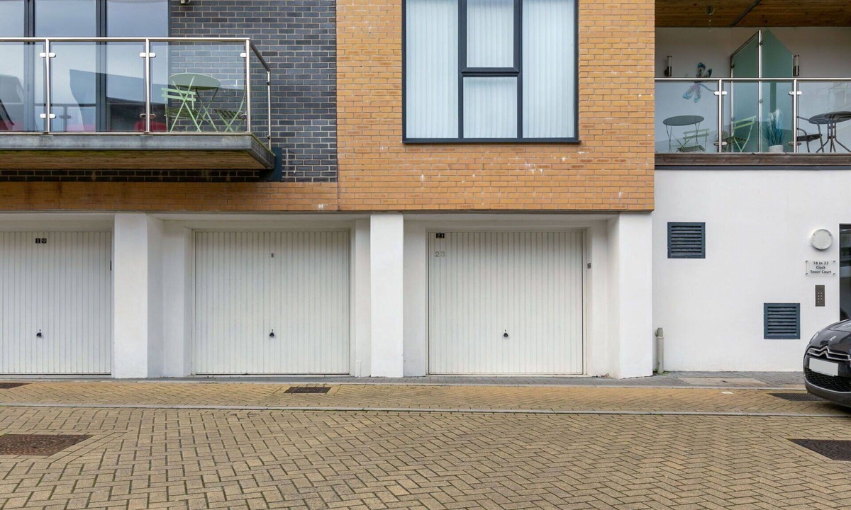 Saint Austell Bay Apartment | Cosy apartment for 4 guests with WIFI, TV and terrace