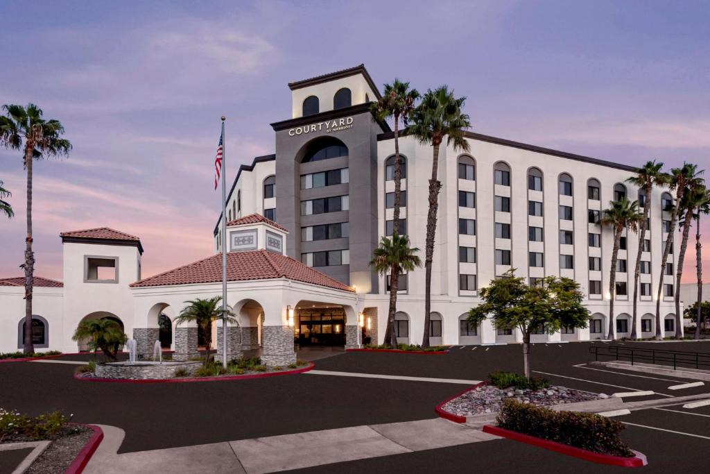 Courtyard | Miramar