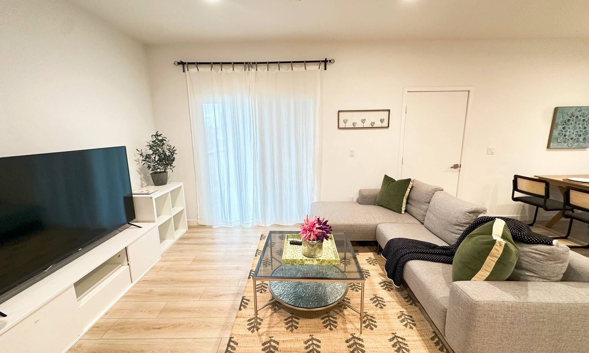 Westmont Apartment | Cozy 2-bedroom apt West University Health Sciences Pomona