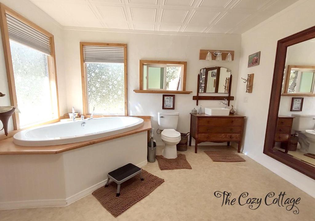 Miramonte House | Cozy Cottage